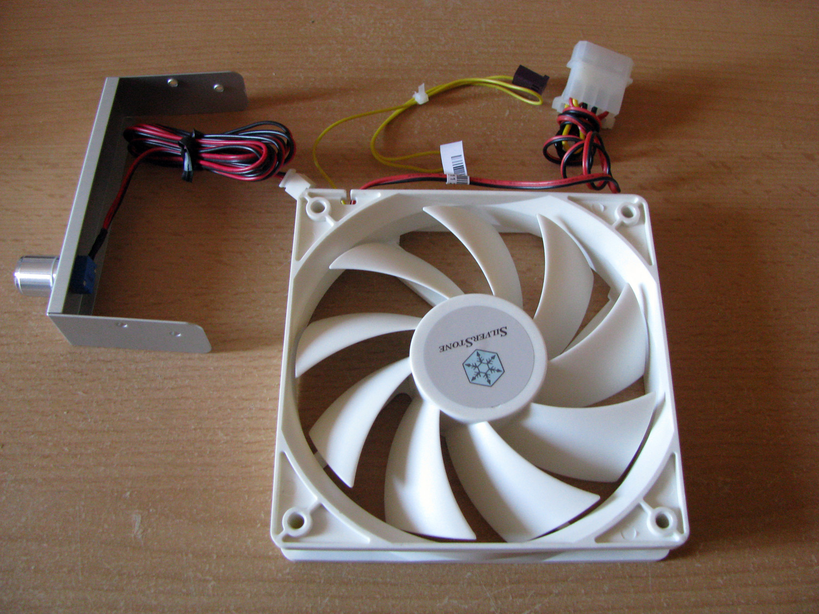 SilverStone FM121 review