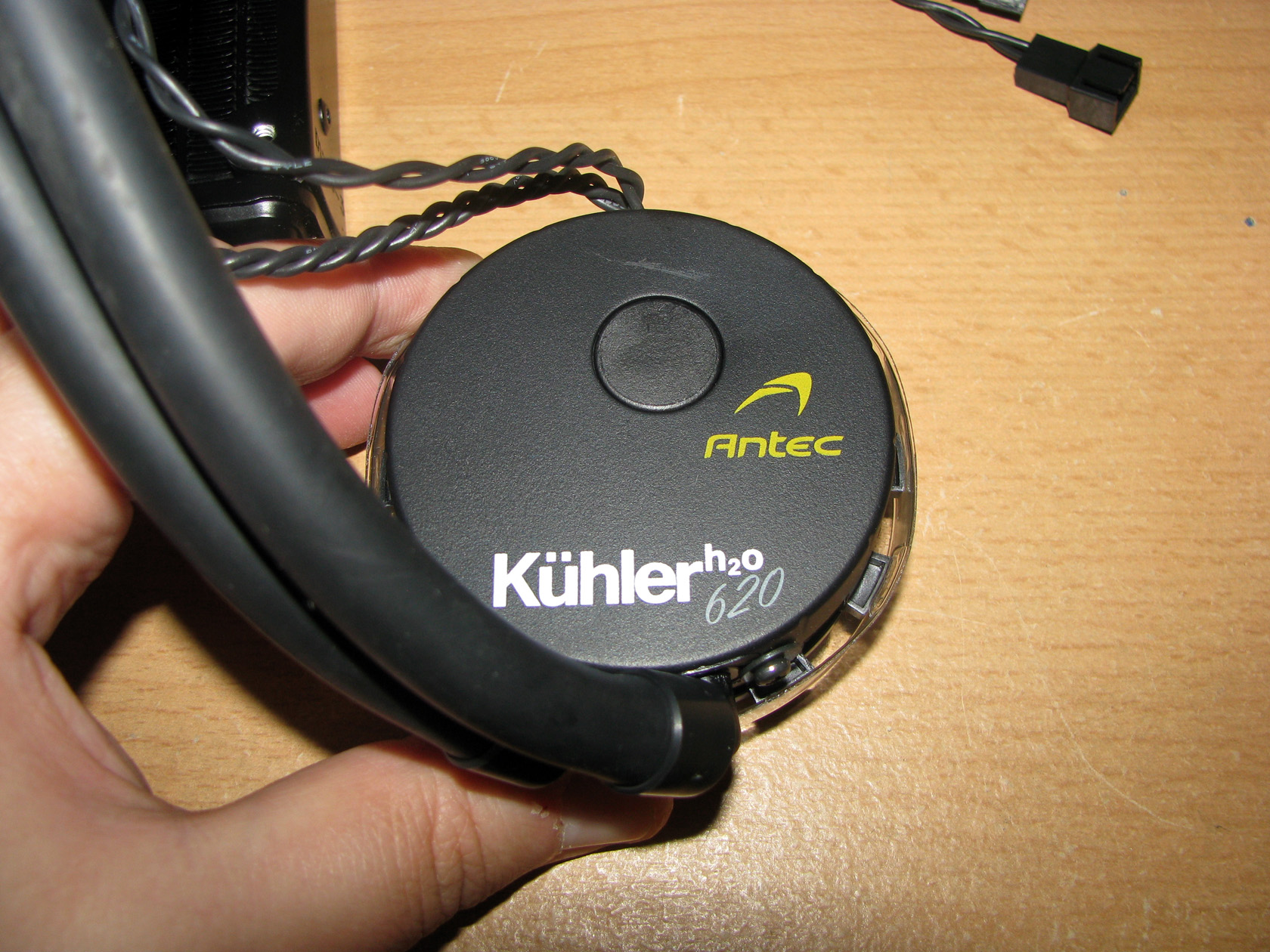 Antec KÜHLER H₂O 620 Test and Review