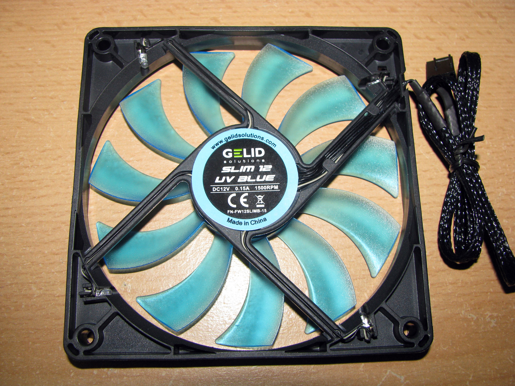 Gelid Slim 12PL Blue and Slim 12UV Blue Test and Review