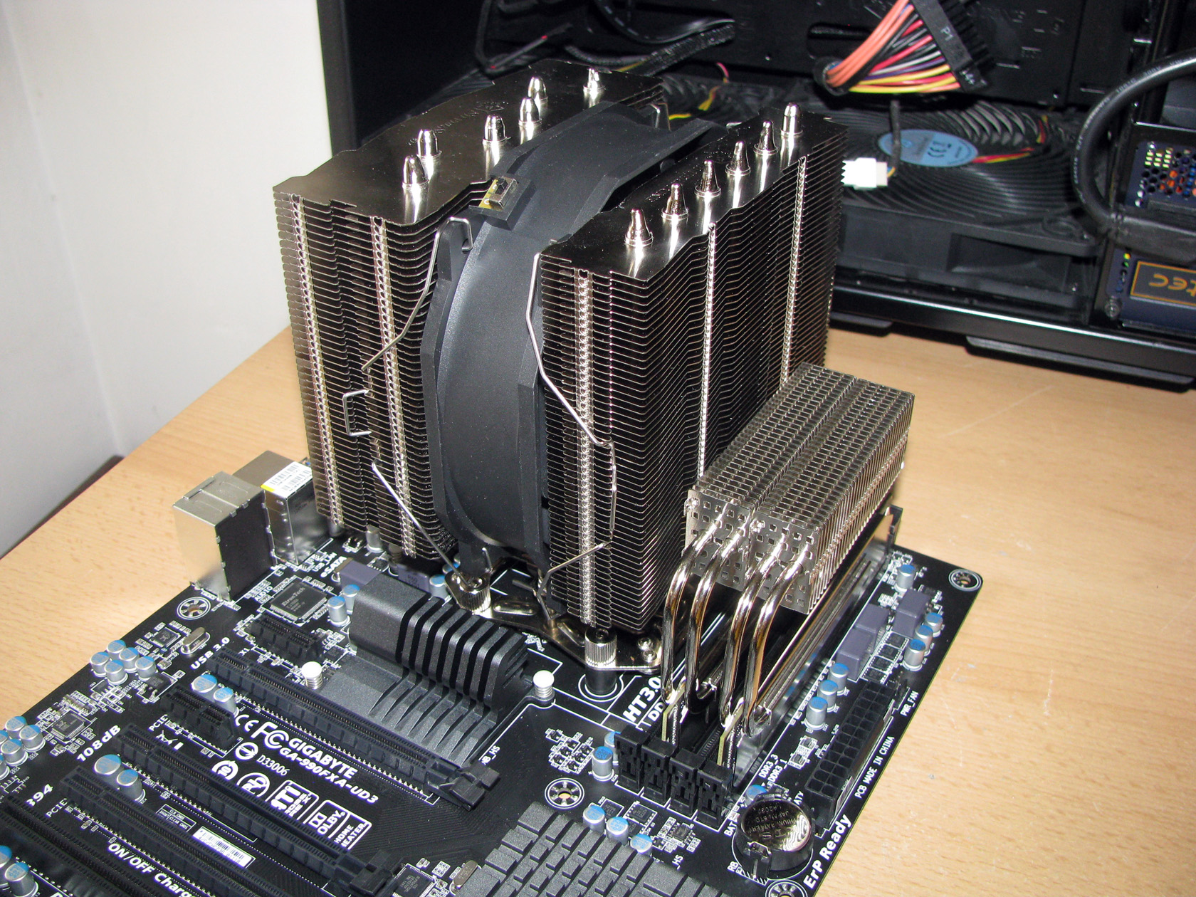 SilverStone Heligon HE01 Test and Review