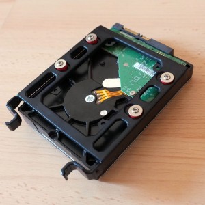 Antec Nineteen Hundred HDD installation