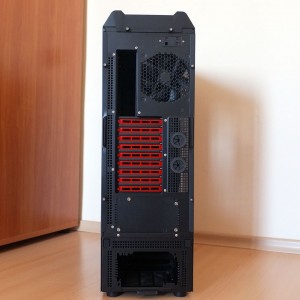 Antec Nineteen Hundred back