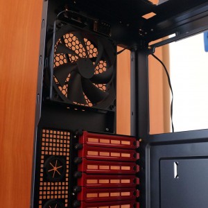 Antec Nineteen Hundred rear fan