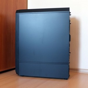 Antec Nineteen Hundred right side panel